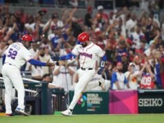 Pukulan tunggal Austin Wells menempatkan Dominika dalam daftar rekor WBC dan melaju ke semifinal