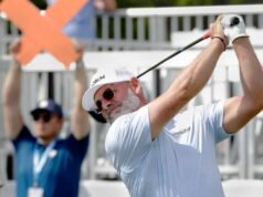 Paul Waring mencoba untuk mendapatkan permainannya di jalurnya dan memimpin Woodland dengan satu pukulan di Houston