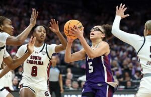 Edwards, Maker, mengalahkan Carolina Selatan 78-52 atas TCU untuk mencapai Final Four