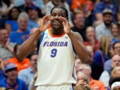 Florida memulai mempertahankan gelarnya dengan kemenangan 59 poin atas Prairie View, margin terbesar kedua di Turnamen NCAA