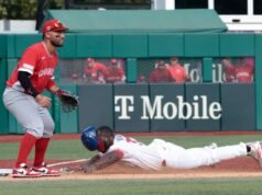 Kanada melaju melewati putaran pertama World Baseball Classic untuk pertama kalinya, mengalahkan Kuba 7-2