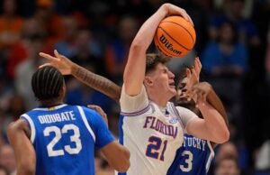 Nomor 4 Florida meraih kemenangan ketiganya atas Kentucky untuk membuka pertahanan gelar Turnamen SEC