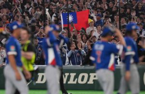 Taiwan mengalahkan Korea Selatan 5-4 pada game ke-10 setelah dua kali lemparan pengorbanan. Taiwan juga menambahkan tiga home run