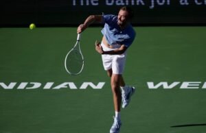 Medvedev memberi Alcaraz kekalahan pertamanya tahun ini dan berada di final Indian Wells melawan Sinner