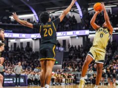 No. 15 Purdue menempati posisi teratas di Barat Laut di belakang Purdue Boilermakers yang merupakan perusahaan tertinggi dalam karier Cox