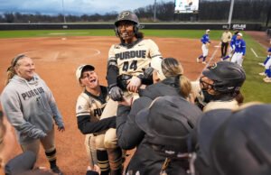 Boiler meninggalkan Sycamores dalam 10 inning – Purdue Boilermakers