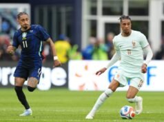 Barcelona kembali menimbulkan kekhawatiran cedera ketika striker superstar mereka mengalami kemunduran dalam permainan internasional