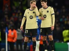 Barcelona memberikan ultimatum kepada bek yang rawan cedera itu untuk memperpanjang kontraknya