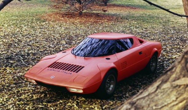 Pada tahun 1971 itu dipresentasikan di Turin. foto Lancia