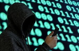 Peretas Rusia menargetkan pejabat AS melalui layanan pesan, kata FBI