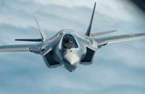 F-35A Lightning II "anti-radar" tiba di Misawa, Jepang