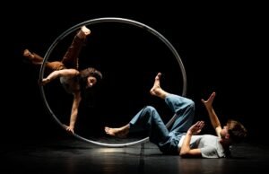 Perbedaan oleh Jef Everaert dan Marica Marinoni