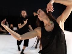 Kassia Mayat Hidup oleh Lara Barsacq