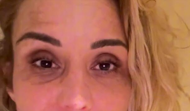 Mantan Miss Prancis Elodie Gossuin menunjukkan ketakutannya di akun Instagram-nya. Tangkapan layar Instagram Elodiegossuin