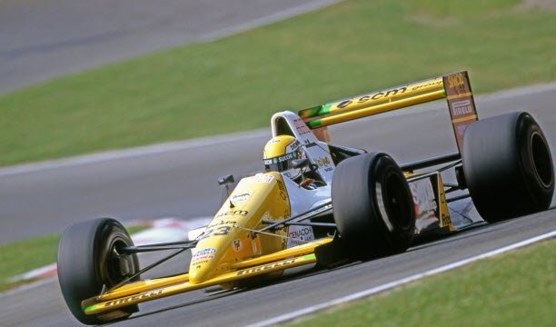 Mesin Ford juga akan menyenangkan tim kecil seperti Minardi. Foto mengarungi