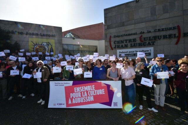 le-monde-de-la-culture-se-mobilise-pour-la-scene-nationale-daubusson-photo-pascal-lachenaud-afp.jpg