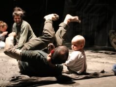 Matias Pilet dan Fernando Gonzalez Bahammondez dalam jejak kaki kecil