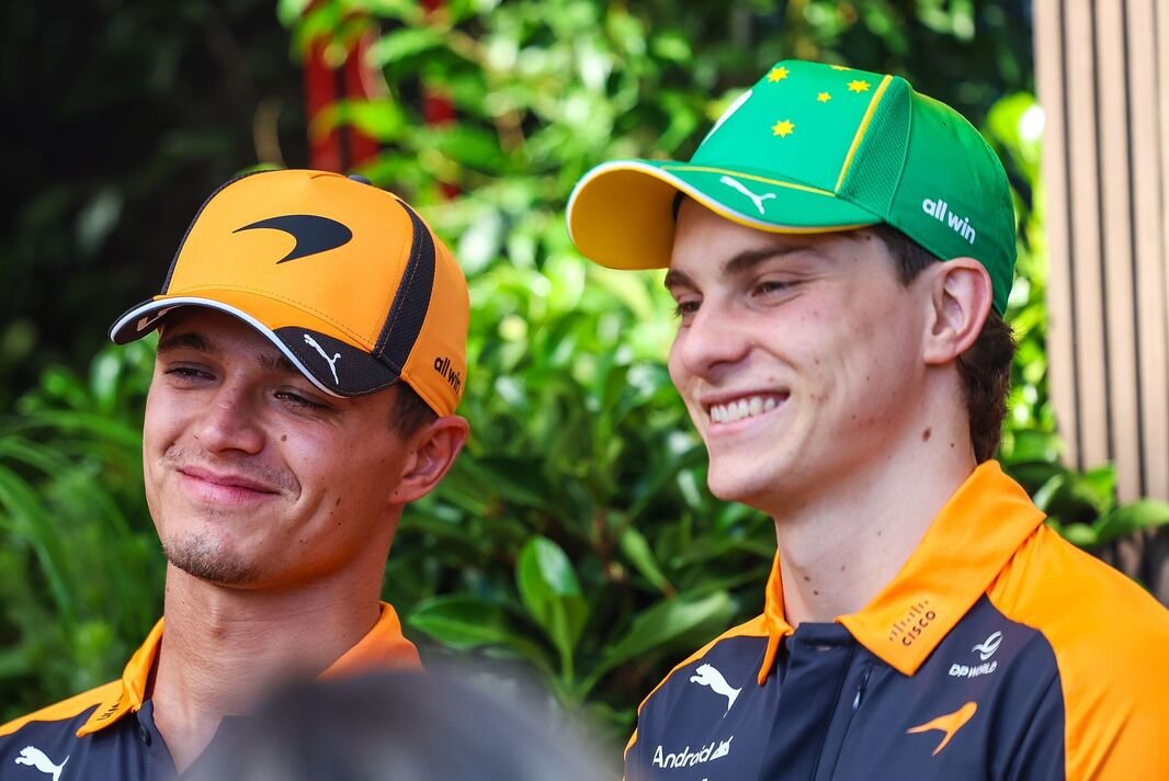Lando Norris dan Oscar Piastri