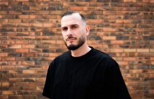 Moncef Zebiri meluncurkan pesan persatuan setelah kebakaran yang menghancurkan Le BLOCK · Pusat Koreografi Nasional Rillieux-la-Pape