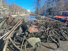 Strasbourg. Satu ton sampah dikumpulkan dari Faux-Rempart Canal