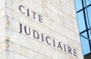 Perusahaan. Untuk mengambil tindakan hukum, Anda kini harus membayar stempel sebesar 50 euro