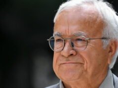 seorang kolumnis untuk CNews dan Europe 1 dipecat setelah membahas tentang tahanan asing