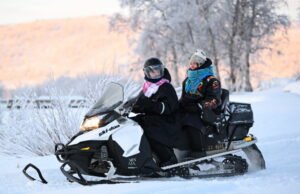 Jepang. Gadis berusia delapan tahun meninggal tertabrak mobil salju selama karyawisata