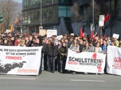 Jerman. Siswa sekolah menengah melakukan protes secara nasional terhadap dinas militer