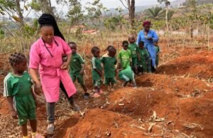 St.Louis. Semaac telah membantu keluarga-keluarga di Afrika Tengah selama dua puluh tahun