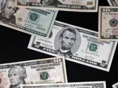 penangguhan hukuman penjara dan denda bea cukai sebesar €110.000