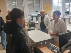 Gambar. Di sekolah menengah Jean-Baptiste-Vuillaume di Mirecourt, calon siswa sekolah menengah menemukan spesialisasi sarjana muda selama hari terbuka