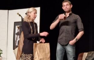 drama Double Je untuk amal di panggung Alhambra