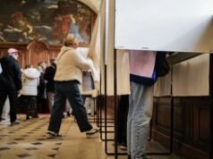 Kota 2026. Partisipasi sekitar tengah hari pemulihan sangat sedikit dibandingkan tahun 2020, di tengah krisis Covid