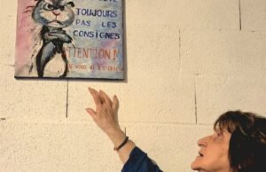 Illkirch-Graffenstaden. “Kesal” dengan keadaan ruang sampah di gedungnya, dia memamerkan lukisannya di sana untuk mendorong orang-orang agar menghormati tempat tersebut.