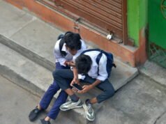 Perusahaan. Ponsel dilarang di sekolah di enam dari sepuluh negara di dunia