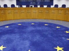 Keadilan. Prancis divonis bersalah oleh ECtHR karena mengingat kembali undang-undang yang dikenakan pada anak di bawah umur yang mencela pemerkosaan