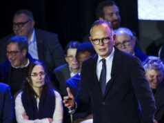 Live Municipal 2026. Di Le Havre, Édouard Philippe meminta para pendukungnya untuk tetap bergerak