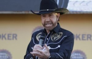 AMERIKA SERIKAT. Aktor Chuck Norris, 86, dilarikan ke rumah sakit di Hawaii