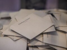 di Saint-Dié, kampanye telepon oleh kandidat Reli Nasional yang mengajukan pertanyaan