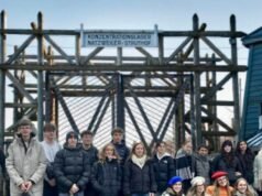 pendidikan media. Di Struthof “kengerian masa lalu masih terasa jelas”