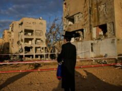 Setelah ultimatum Trump, Iran melanjutkan serangannya