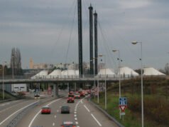 Swiss. Kendaraan asing yang melintasi negara tanpa henti akan dikenakan pajak