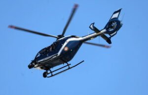 sang ayah, mantan polisi, diduga menculik mereka