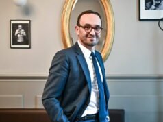 Macronist Thomas Cazenave mengambil alih balai kota dari ahli ekologi Pierre Hurmic