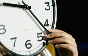 dan kamu, kenapa kamu lebih memilih waktu musim panas?