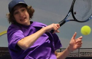 Tenis. Sacha Lejeune, 12 tahun, dan Roméo Knoll Mintsa-Eya, 13 tahun, membawa pemuda ke turnamen TC Haagnau