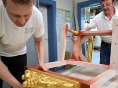 bengkel Funfrock telah membuatkan dua kursi berlengan untuk Paus, yang akan diterima di Monaco Sabtu ini