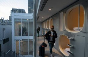 konsep hotel kapsul (minimalis).