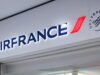 Mengangkut. Air France mengoperasikan penerbangan terakhirnya dari Bandara Orly pada hari Sabtu
