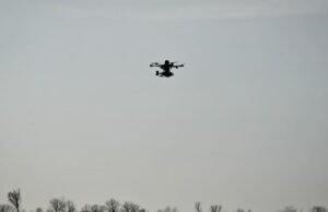 Rusia. Warga sipil tewas dalam serangan pesawat tak berawak Ukraina, pelabuhan Laut Baltik terbakar